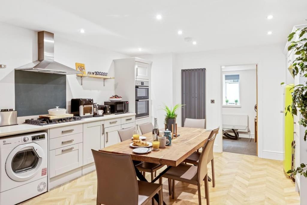 Luxurious 3 Bedroom Apartment In Park Estate Νότιγχαμ Εξωτερικό φωτογραφία